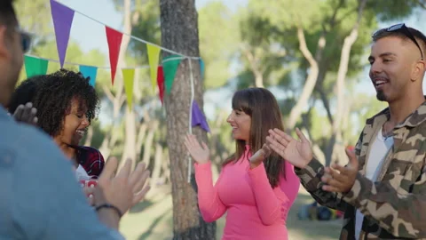 Multicultural friends clapping and singing Happy Birthday 스톡 동영상 229531307