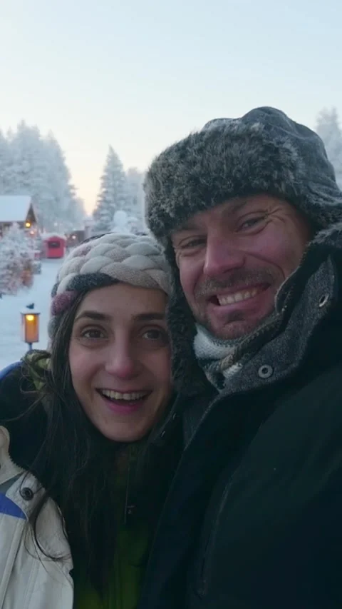 Multicultural friends in winter clothes taking selfie with smart mobile pho.. Video stock 341672923