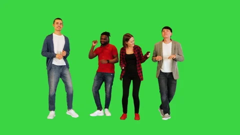Multiethnic group of young friends dancing on a Green Screen, Chroma Key. Vídeo Stock 156986142