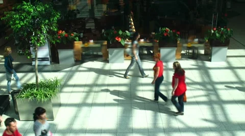 Multilevel shopping mall, time lapse Stockbeeldmateriaal 7749337