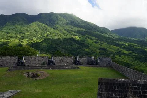 Multiple cannons pointed around Brimstone Hill Fortress, Saint Kitts and Nevi Foto stock