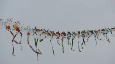 Multiple colorful Chinese kites Vidéo 70954552