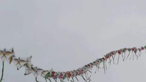 Multiple colorful Chinese kites Vidéo 70954716