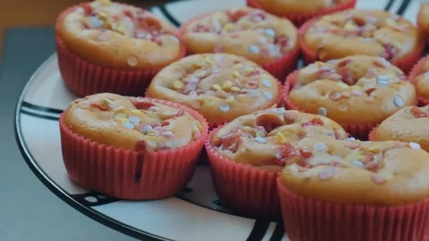 Multiple colorful muffins 動画素材 106776157