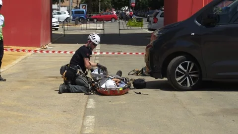 Multiple rope rescue operations during Rescue Great Day 2026 in Seville, Spain 스톡 동영상 335715829