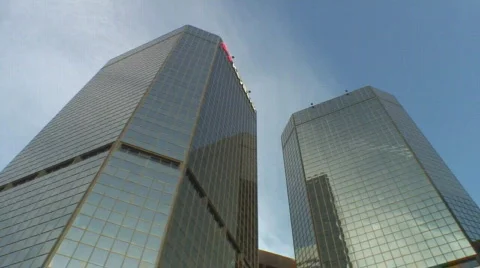 Multiple short tracking shots of skyscraper office buildings Vidéo 112436