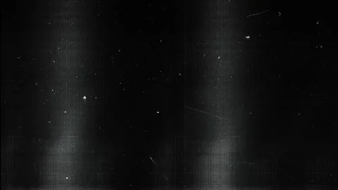 Multiple vertical light leaks with analog noise and scanline texture 库存影片 333415992