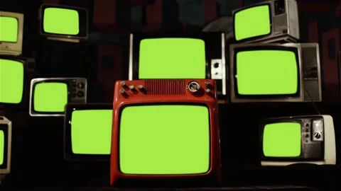 Multiple Vintage Televisions Turning On and Off, Green Screens 動画素材 100131400