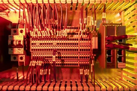 Multiple wires plugged into electronic junction Stock-Fotos