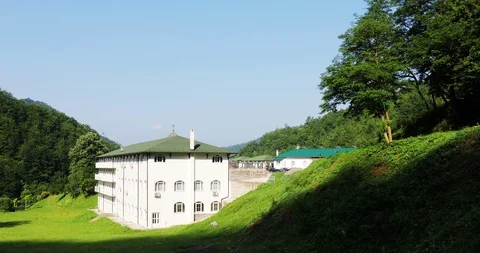 Multipurpose building within the Orthodox monastery Stockbeeldmateriaal 109591745