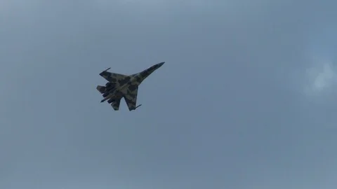Multipurpose fighter Su-35 (Flanker-E) performs aerobatics. Video stock 115394949