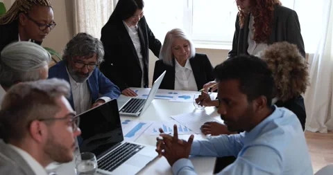 Multiracial business people working inside bank office Vídeo Stock 172536978