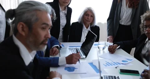 Multiracial business people working inside bank office 库存影片 172537607
