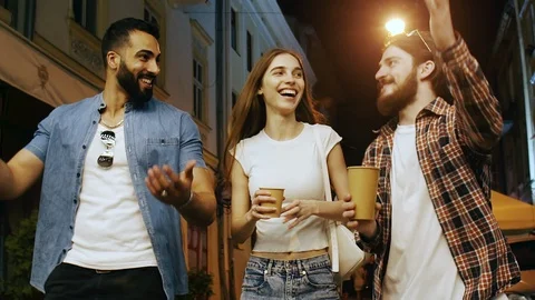 Multiracial Friends Having Fun at Night Street Vidéo 112541097