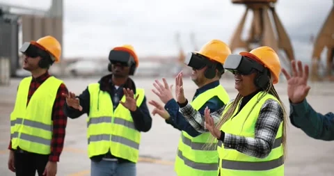 Multiracial workers using virtual reality headsets at industrial terminal port Vídeo Stock 179973854