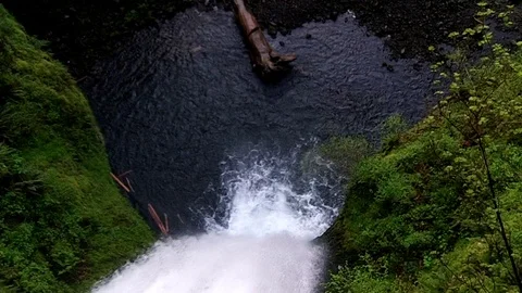 Multnomah falls looking down Stock Footage 99117362