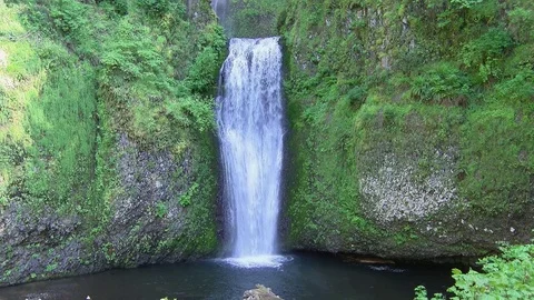 Multnomah Falls  Oregon Stock Footage 72934967