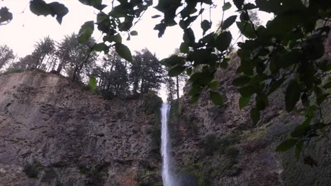 MultnomahFalls 3 Video stock 288252621