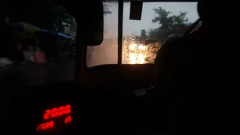 Mumbai Auto Rickshaw ride while raining 库存影片 151738116