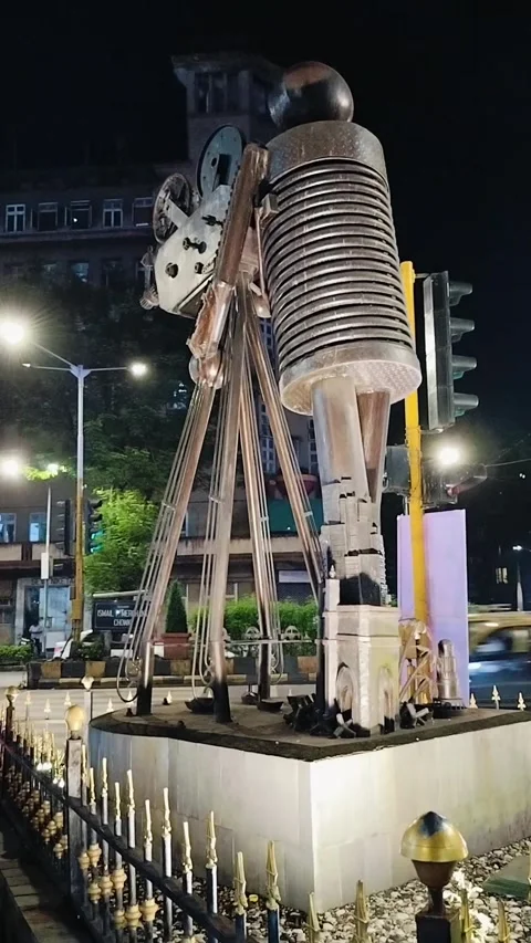 A Mumbai cameraman statue Stock Footage 293199947