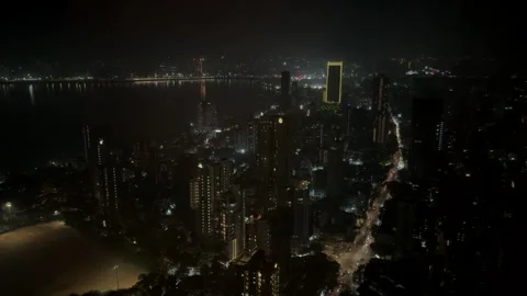 Mumbai high angle night view city lights sea from tower Vídeo Stock 345046816