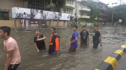 Mumbai Rains Vídeos de archivo 92070329
