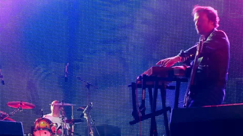 Mumiy Troll live performance at the rock festival The Best City.UA Vídeos de archivo 32129071