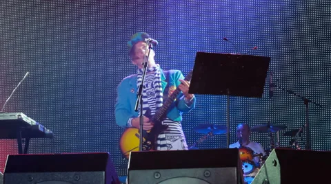 Mumiy Troll live performance at the rock festival The Best City.UA Vídeos de archivo 32188146