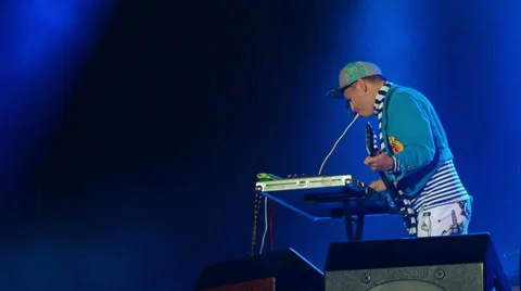 Mumiy Troll live performance at the rock festival The Best City.UA Vídeos de archivo 32212371