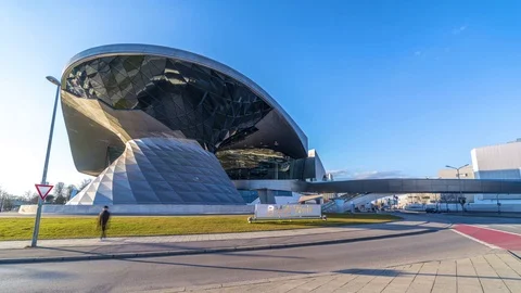 Munich BMW world hyperlapse 動画素材 126328140