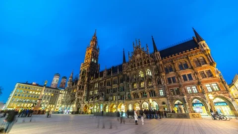 Munich Germany marienplatz night hyperlapse Видео 102203898