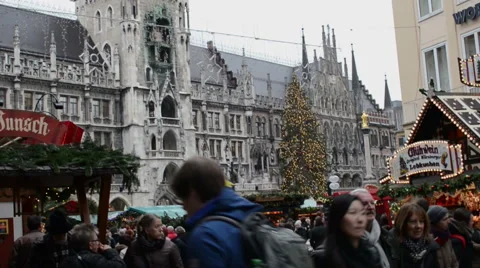 Munich. Small stores and stalls all over the place. People walking over the mark 스톡 동영상 66446160