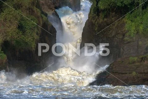 Photograph: Murchison Falls, Murchison Falls National Park, Uganda ...