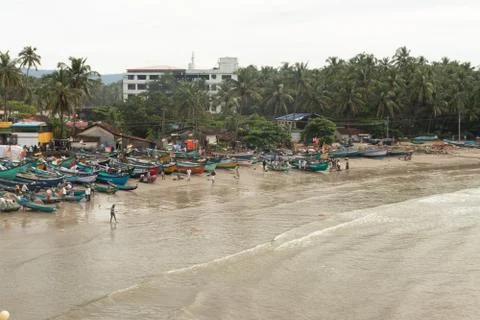 Murudeshwar temple view from inside with sea horizon and boats Foto stock