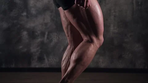 Muscular bodybuilder Stock Footage 146690596