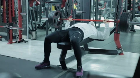 Muscular Guy Bench Press Workout In Gym 스톡 동영상 143845070
