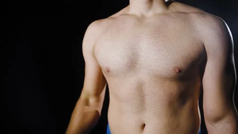 Muscular Man Lifting Weights. Stock-Footage 219720108