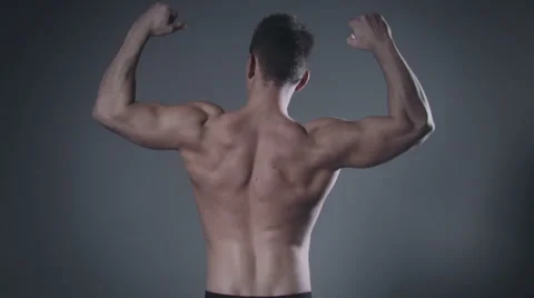 Muscular man in studio. Vidéo 58145374