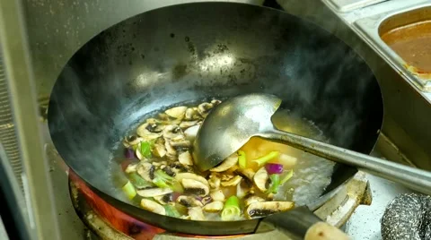 Mushrooms in wok Stock-Footage 40702333