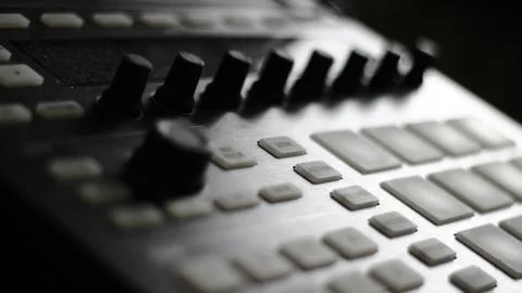 Music midi controller, Drum Pad, Native Instruments Maschine Mk2 스톡 사진