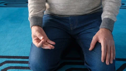 Muslim man praying 스톡 동영상 266698472