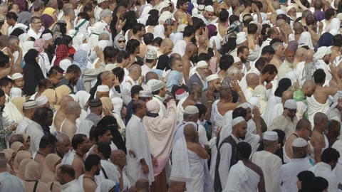 Muslim pilgrims from all over the world gathered to perform Umrah or Hajj Stock Footage 113684340