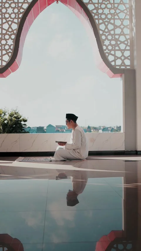 Muslim pray Stock Footage 331500797