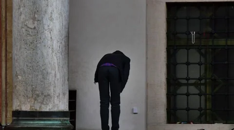 Muslim pray front of begova mosque sarajevo 스톡 동영상 42090385