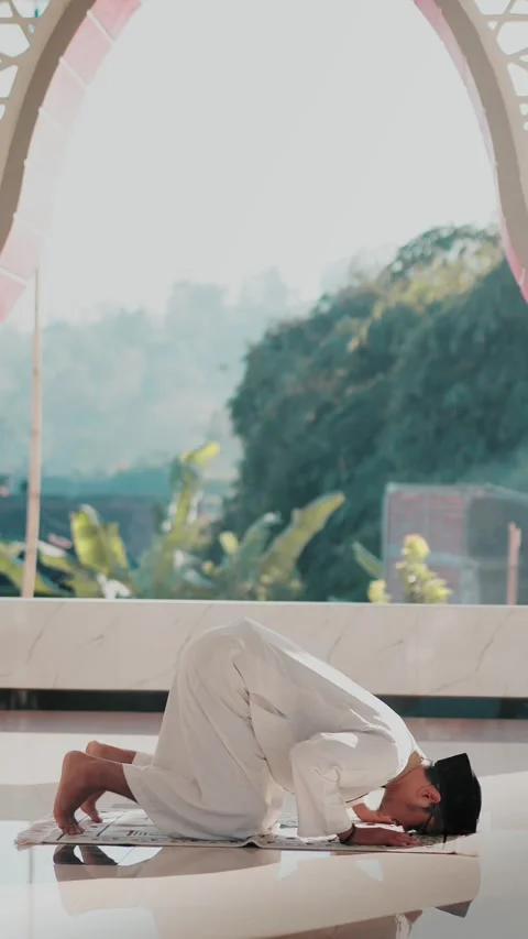 Muslim pray at Mosque Stock Footage 331498149