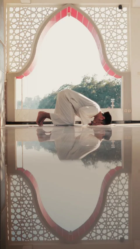 Muslim pray at Mosque Stock Footage 331498188