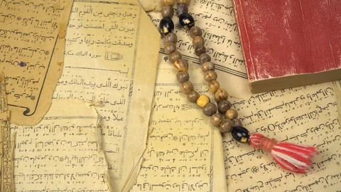 Muslim prayer beads Stock-Footage 129443649