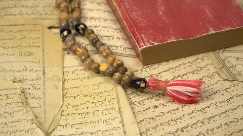 Muslim prayer beads Stock-Footage 129443739