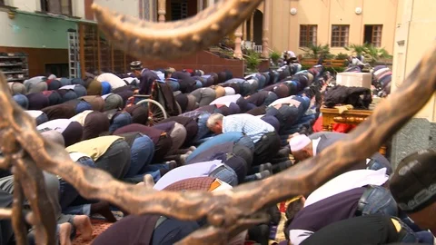 Muslim prayer in the mosque Stockbeeldmateriaal 122068903