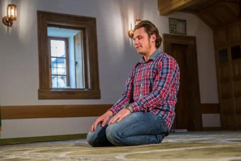 Muslim praying in a mosque Foto stock